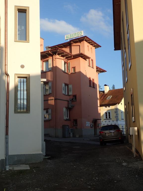 Hotel Raetia Tiefencastel Extérieur photo